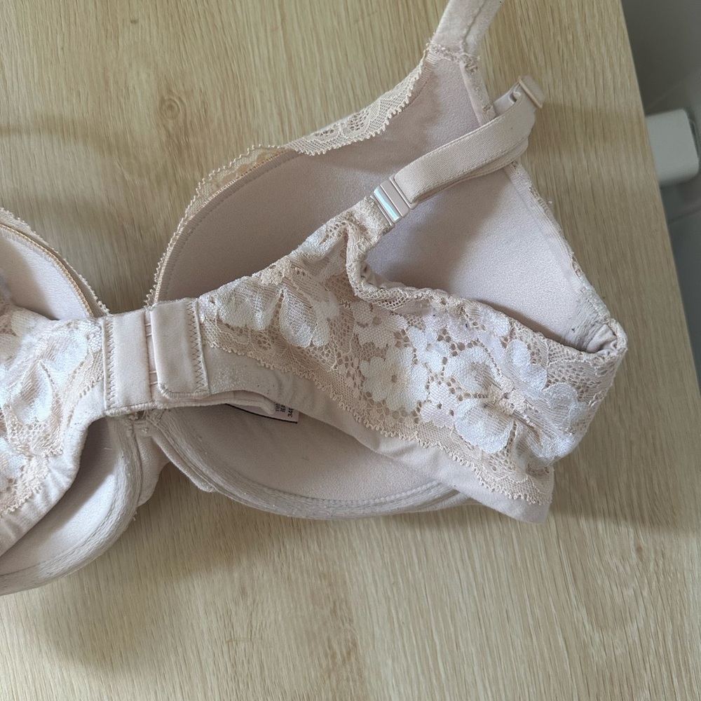 Elegant Lace Bra in Cream - Picture 4 of 8